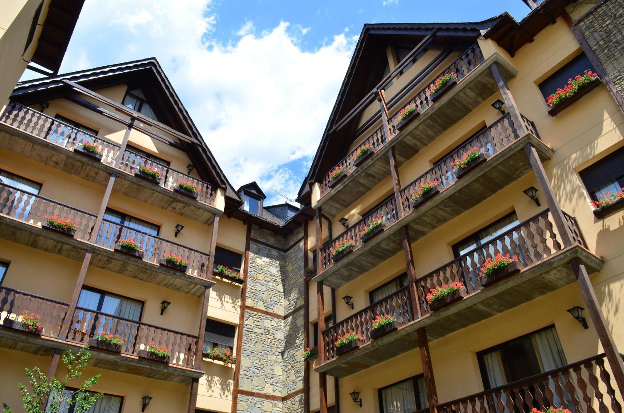 El Refugio De Aran Vielha Aparthotel 外观 照片